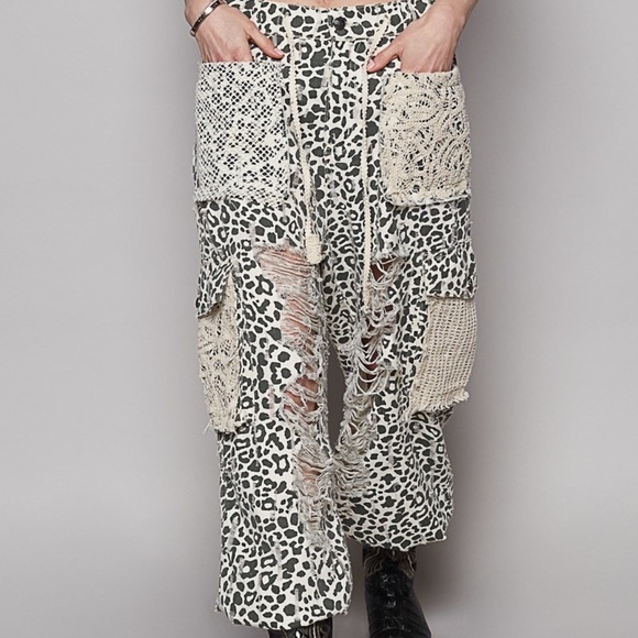 New POL Clothing Distressed Joggers Womens Sweatpants Oversized Denim Pants Love - Picture 1 of 8